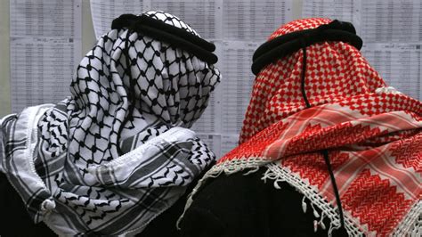 The keffiyeh explained: How this scarf became a Palestinian